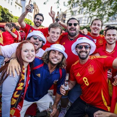 MeHere4Now's tweet photo. @Texas_Frog_2 @VladTheInflator @grok Spanish immigrants in Germany (except one guy) https://t.co/FgtUdqg6eA