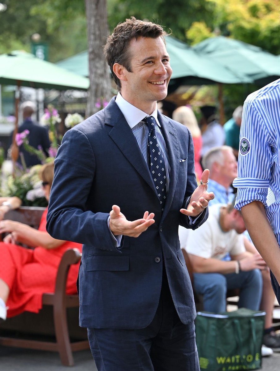 Baebenophie's tweet photo. HELLOOO LUKE THOMPSON AT WIMBLEDON https://t.co/6hviQ1VaCz