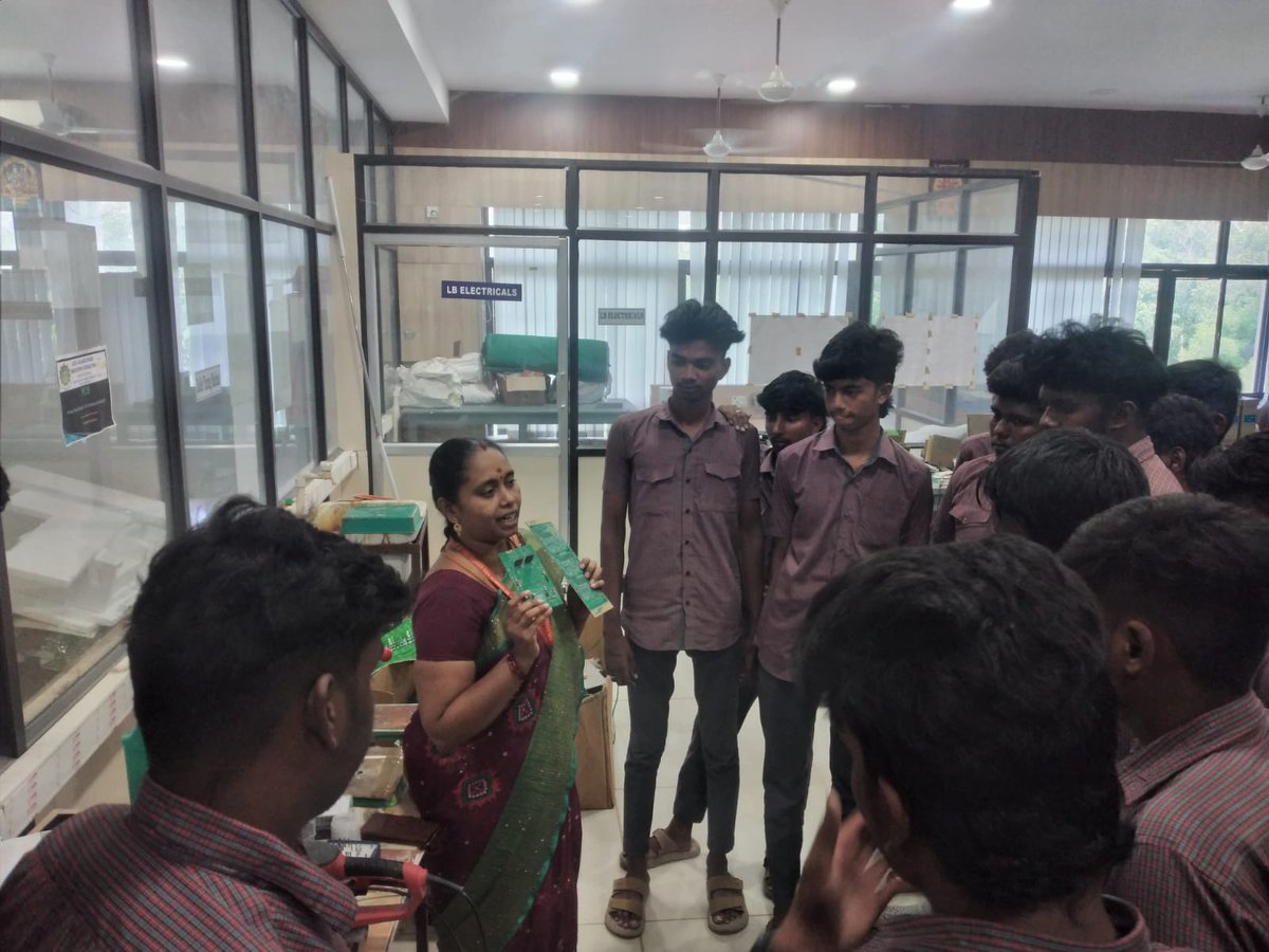 AcicKif's tweet photo. Students and  faculty from ANJAC Polytechnic College, Sivakasi, Visited and Interacted ACIC-Kalasalingam Innovation Foundation as a Sensitization Program. https://t.co/SBfVkCgsYt