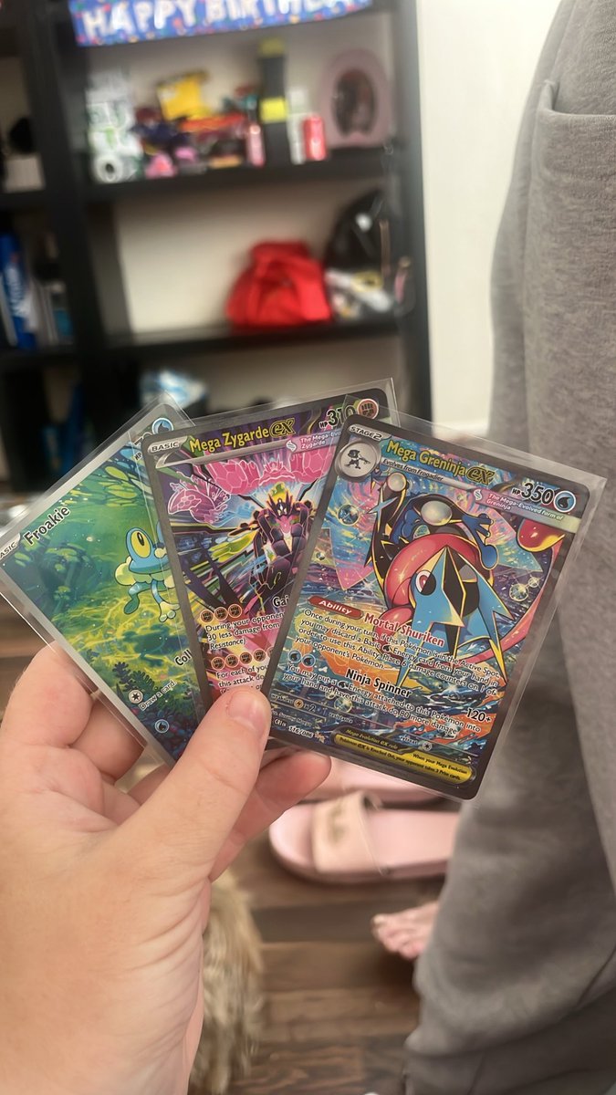 GingerCand82920's tweet photo. This is actually Insane, this was from one Mega Greninja Box https://t.co/bJtPPBgcX2