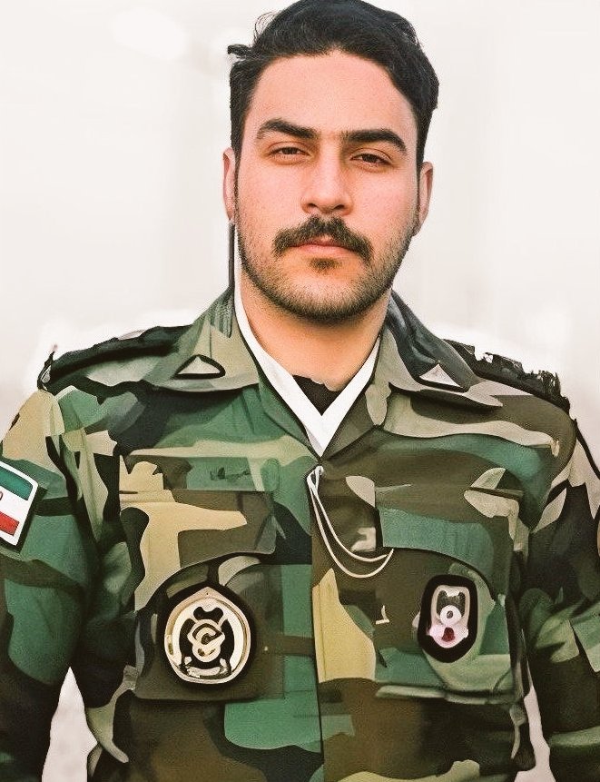 fatima57612's tweet photo. ارتشی شجاعی که با چهار گلو له در ۱۸ دی شهیدش کردن، ولی حتی اجازه ندادن تو قطعه شهدا دفـ ن بشه! حالا خونواده‌ی میلاد معظمی گودرزی تحت فشارن و اسمش تو بایکوت خبریه. سکوت نمی‌کنیم تا خون این جوون ۲۸ ساله خرم‌آبادی پایمال نشه.
#میلاد_معظمی_گودرزی https://t.co/SpmEhTF3nC