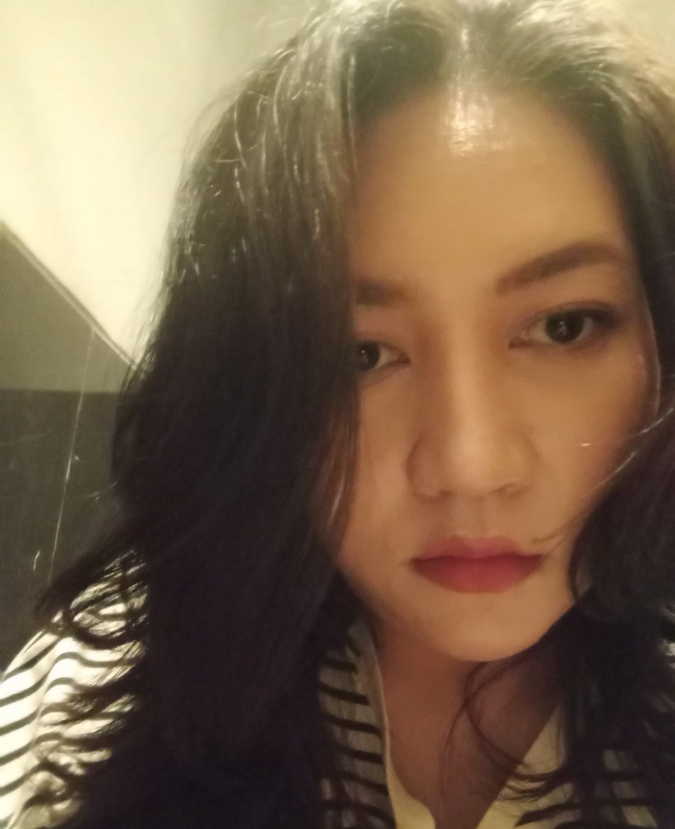 smooochym's tweet photo. Ya sorry kak, lg di toilet mol ini😌😓

mana kuning bgt lampunya💔 https://t.co/U8Zmzr9bsj