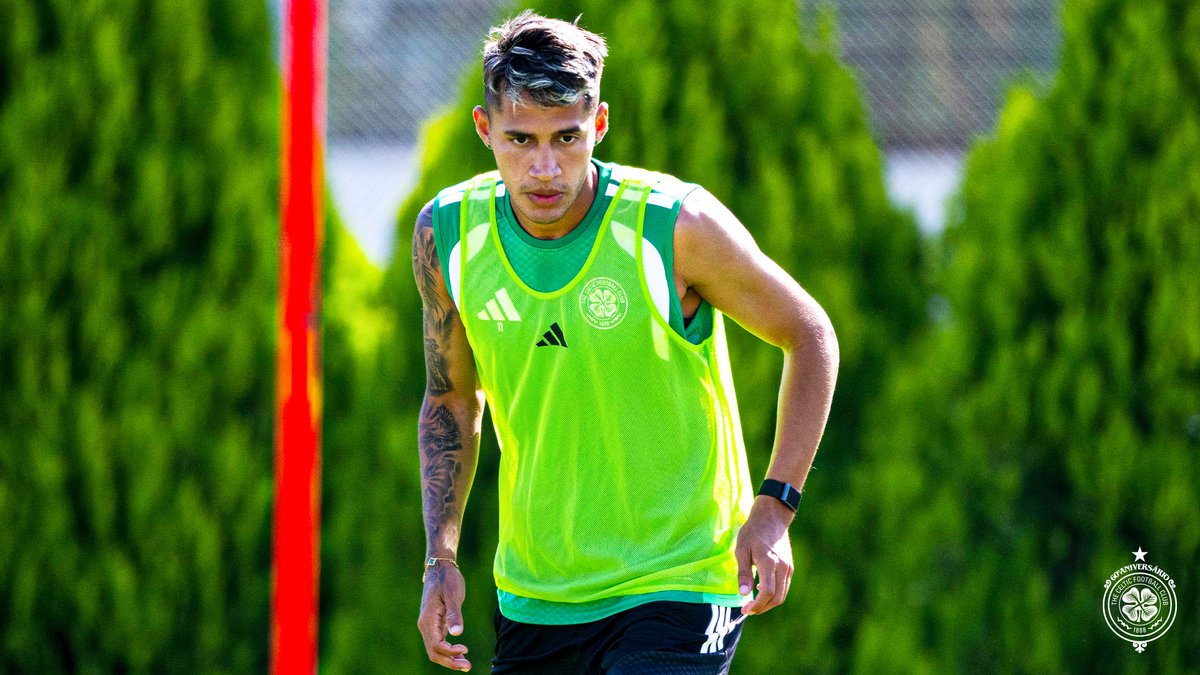 CelticFC's tweet photo. First session with the team 👊

#BienvenidoCamilo | #CelticFC🍀 https://t.co/uDyNeRcO9J
