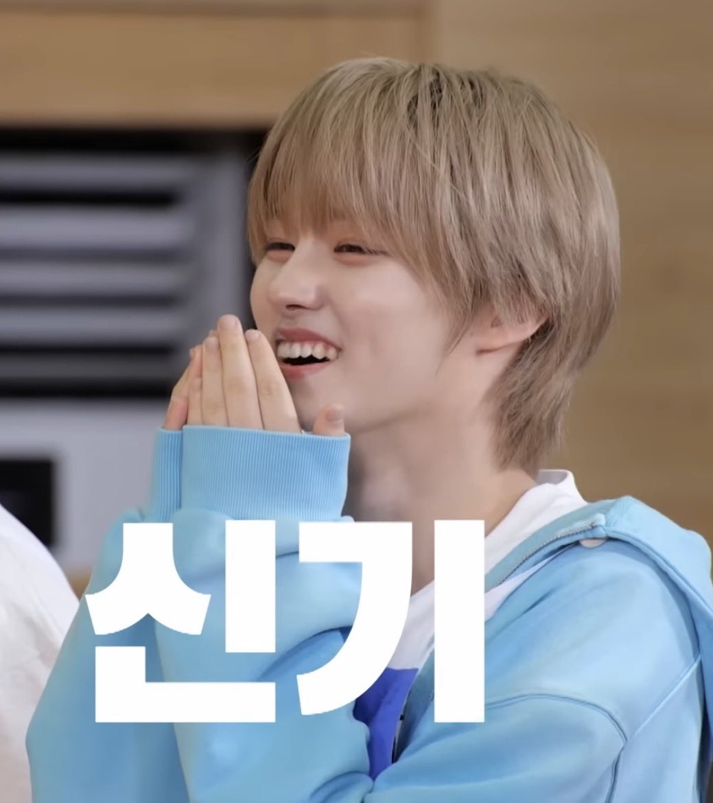 myzz_ui's tweet photo. 이거 짤로 쓰실분 https://t.co/bD9RICwAZQ