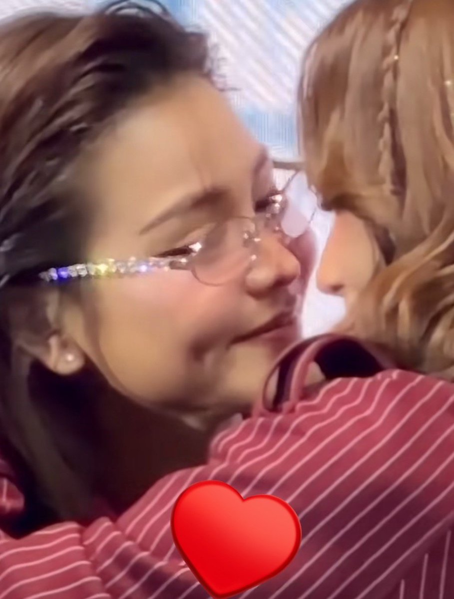 SoretDisney's tweet photo. This is my wife Charlotte, Engfa is very, very much in love 👩‍❤️‍💋‍👩👩‍❤️‍💋‍👩❤️💍✅️✅️
They love each other stronger, stronger, stronger.........❤️❤️❤️💯💯💯💯😍😍😍 https://t.co/m7BW0CiVsR