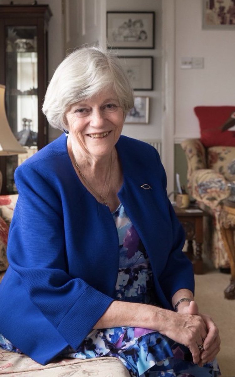 DeeDee84276236's tweet photo. What a woman, I loved her 🇬🇧♥️🇬🇧
May she rest in eternal peace. https://t.co/HYJpm9Ch9v