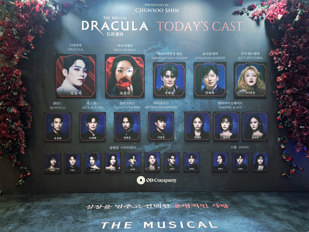 Lee_Naab's tweet photo. 260710 드라큘라 19:30 총첫 자첫

드디어 제 드림극이 돌아왔다는 소식인데요…..// https://t.co/SGrId0UsyR