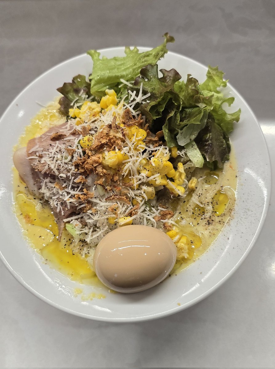 03110615kuro's tweet photo. 中華蕎麦一無庵
コーンと豆乳の冷製ポタージュそば🌽🍜
１口食べてコーンの甘さが口いっぱいに🫱
豆乳のまろやかさとトウモロコシの濃厚な甘味はヤバいくらい美味しい🍜🌽コーンスープのように綺麗に飲んじゃった🌽😋
メニューにある内にまた食べたいな👏😸🌽
#中華蕎麦一無庵 https://t.co/KGz4mynOL2