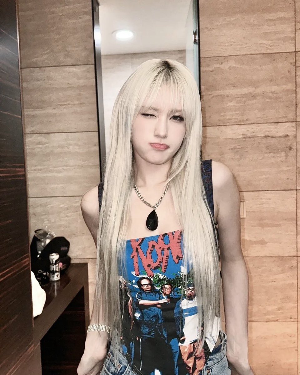 sinceleryjen's tweet photo. ㅤ
ㅤ
 ️️     |   𝗝𝗔𝗞𝗔𝗥𝗧𝗔 𝗜𝗗 - 16.00
 ️️         𝖳𝖧𝖤 𝖫𝖠𝖭𝖦𝖧𝖠𝖬

Meeting with my team today… Ssst… something good is coming. Stay tuned. 🖤
ㅤ
ㅤ https://t.co/6sxV6Tv9kI