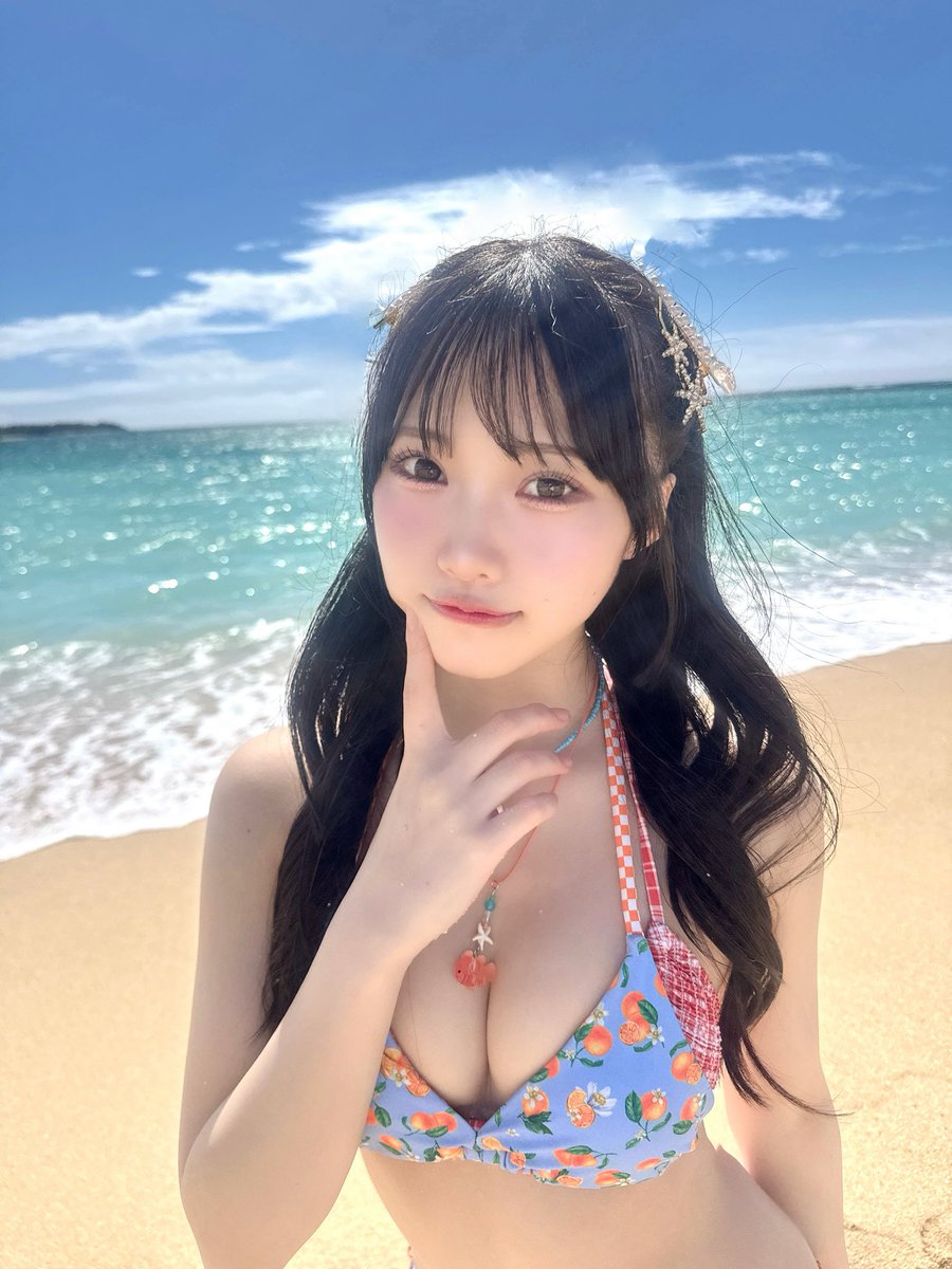 obayashi_yuika's tweet photo. BUBKAさん8月号虹コンver🌈もうゲットしてもらえたでしょうか！
7/16(木)オンラインサイン会があります♡

夏のMVを撮った沖縄で一緒に撮影してもらって、華鈴ちゃんとのインタビューもたっぷりの特別な一冊💠
特典も盛りだくさんです、ぜひゲットしてください♩📚 https://t.co/rDM84ZuycM