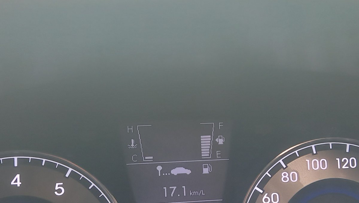 Lost_Parashu's tweet photo. Abe ludo log!! From 17 to 10 is "upto 5%"??? Gannakari macrohard.. mine is reduced by 35% atleast. I don't even know what damage has been caused to fuel pump. https://t.co/kGSyazKKrP