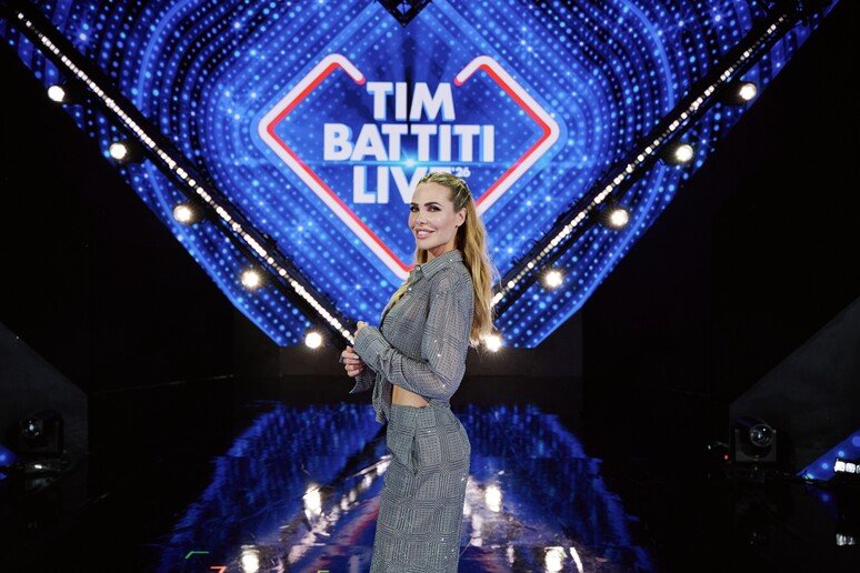 Califor35218024's tweet photo. Sul flop di #battitilive pesa senza dubbio la concorrenza dei Mondiali. Ma credo anche che la messa in onda di #battitispring soltanto 2 mesi fa abbia influito sul crollo #Ascoltitv. Ed ora i vertici di Mediaset hanno partorito pure lo spin-off invernale. Geni assoluti!!! https://t.co/MAw23c8fVd