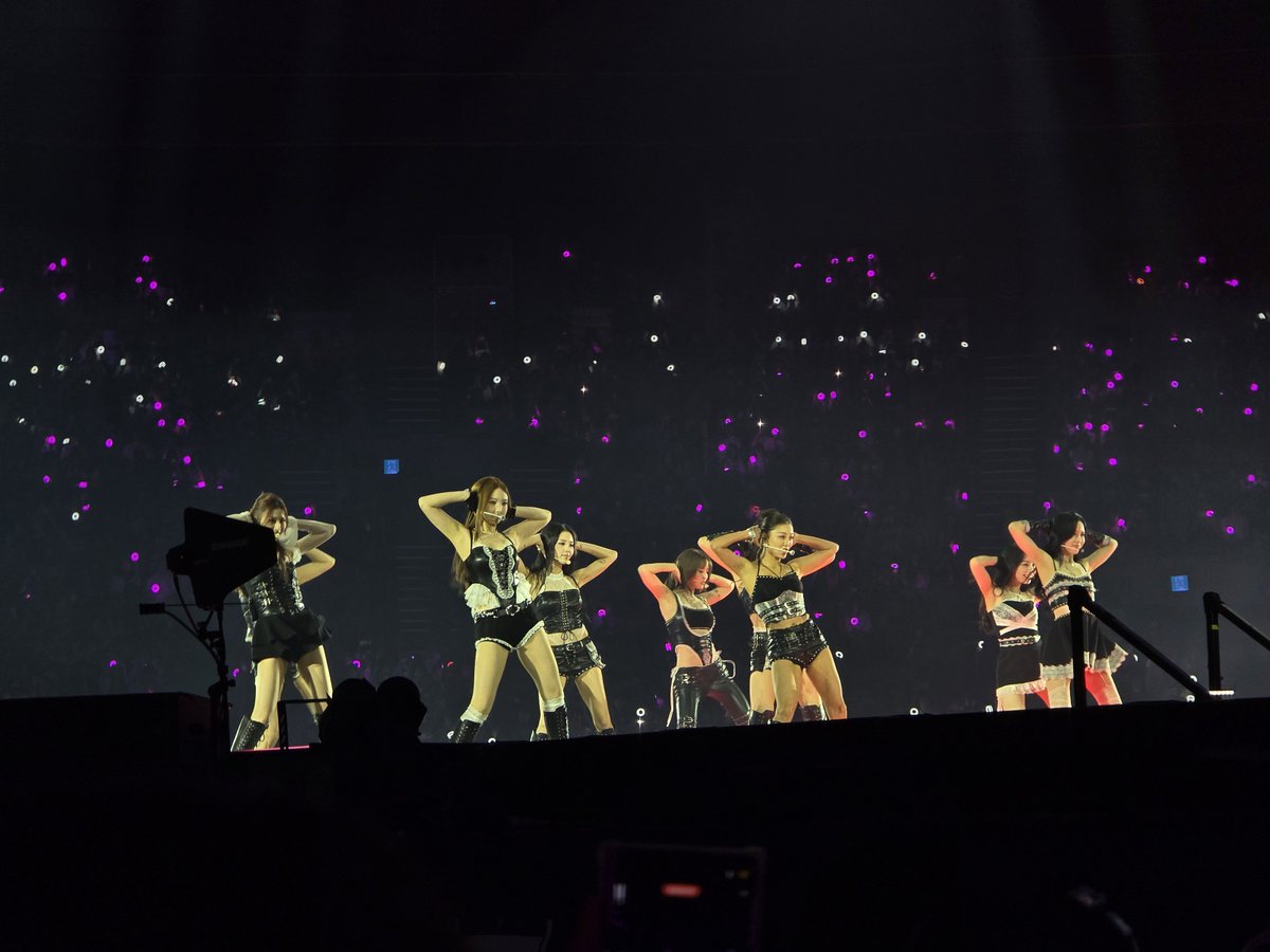 owa1258's tweet photo. Strategy....

LAST WALTZ FOR TIF
#THISISFOR_FINALE_D1
#TWICE_THISISFOR_WORLD_TOUR
#TWICE_FINALE_IN_SEOUL https://t.co/TeE4lPrMXi