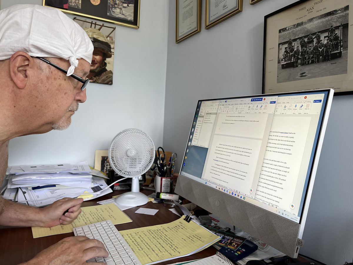 dinsy60's tweet photo. It's never too hot to write something...@SharpeBooks #crimewriter @aspectsofcrime  @The_CWA #crimefiction https://t.co/AVeAXdgK7u