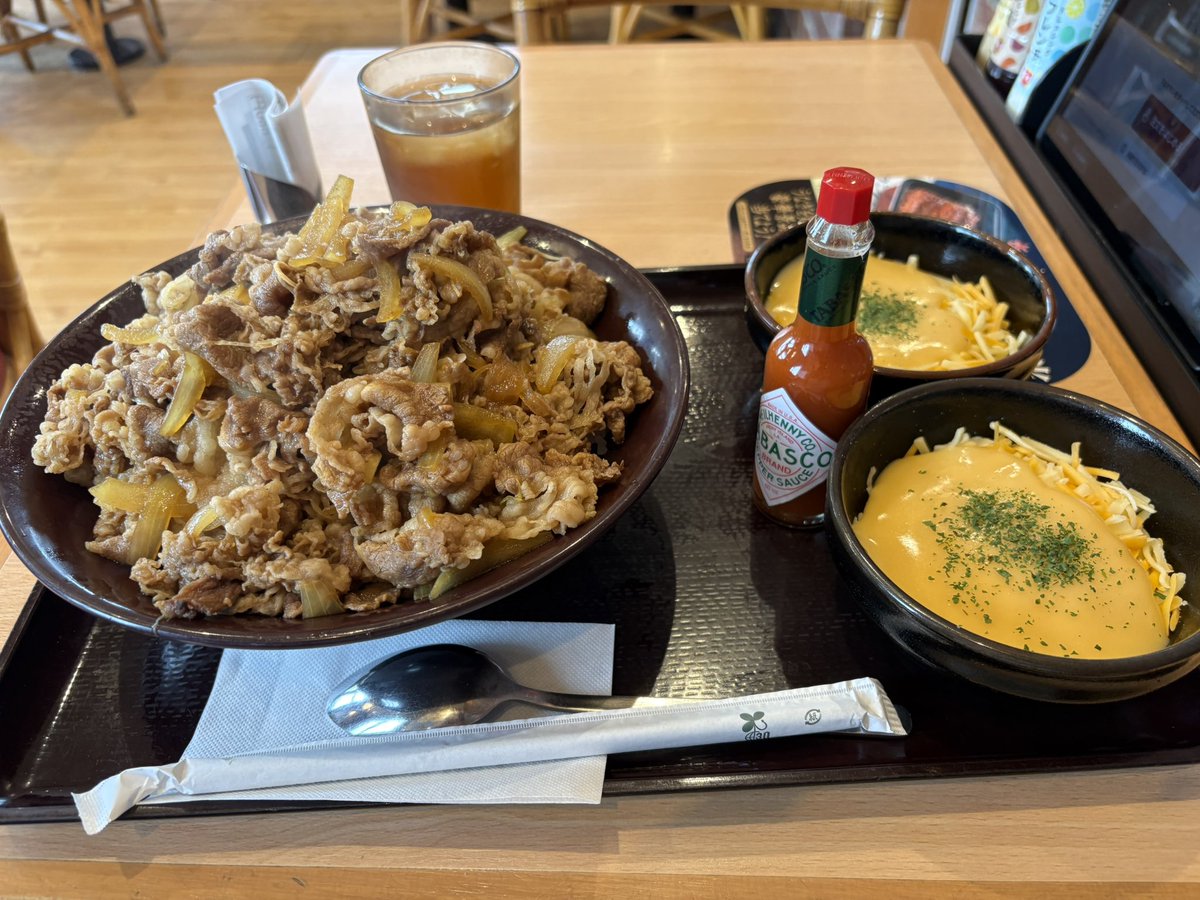 SAO_Hecatell's tweet photo. @xOxO_Rix たべればカロリー消費するからカロリー0！
キング牛丼先週食べたのにまた食べたい🤤 https://t.co/TqtSMTVIlg