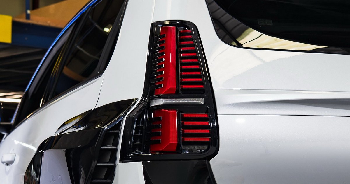 tuningblog_eu's tweet photo. Dicke Backen für Renault 5 E-Tech und Alpine A290: Milltek zeigt ein rückrüstbares Wide Body-Kit mit Rallye-Look. 🔥🚗⚡ Marktstart ist für Herbst 2026 geplant.

👉 Link zum Artikel in den Kommentaren.

#Renault5ETech #AlpineA290 #WideBody https://t.co/oFenZKD0fZ