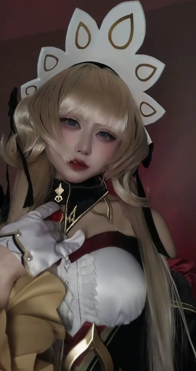 OctoPazz_'s tweet photo. 🌹cos｜原神/ genshinimpact🌹

　　　　サンドローネ
　　　☕𝑺𝒂𝒏𝒅𝒓𝒐𝒏𝒆𓂃.*･ﾟꫂ ၴႅၴ

これはコスプレ始めて３ヶ月のやつ🌹懐かしいわねん( ᴗ̀ ̫ᴗ́ )この頃から知ってるお方ーっ🙋🏻‍♀️？
#sandrone 
#GenshinImpactcosplay https://t.co/kRNrurHNvt