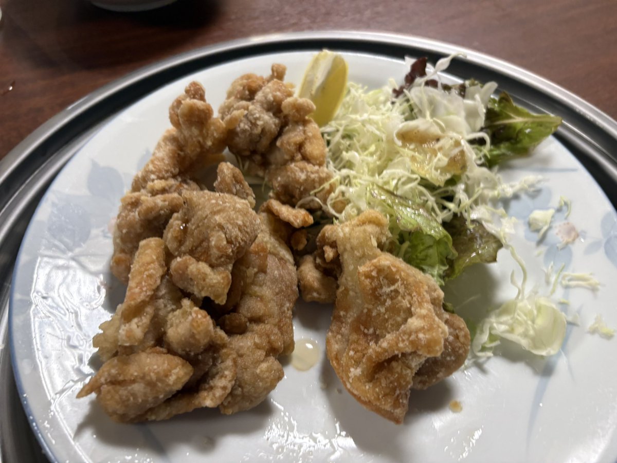 _db_knfn's tweet photo. 日本で一番おいしい唐揚げ食ってる☺️ https://t.co/UzEyaUE3ck