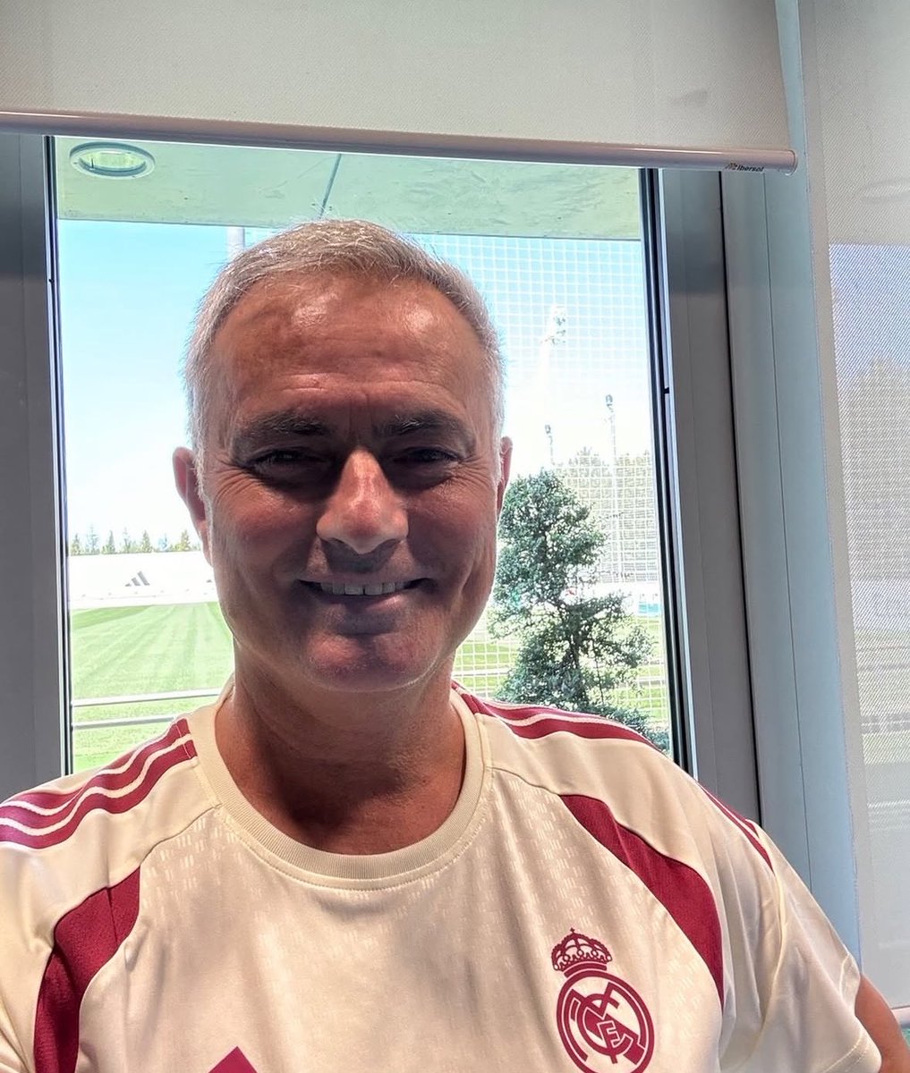 theMadridZone's tweet photo. 🚨🚨 JOSE MOURINHO IS HERE. https://t.co/fEylEYOBWJ