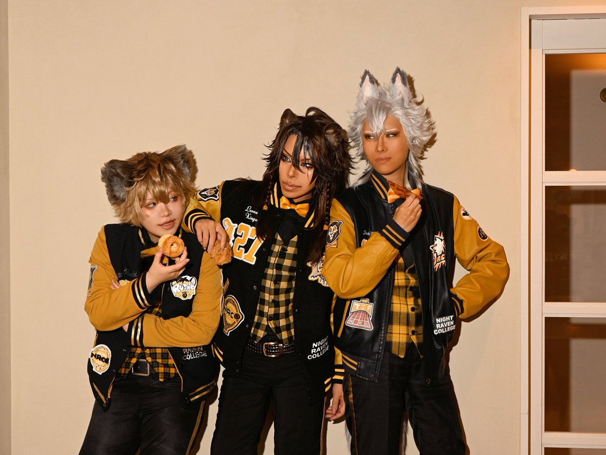 posse0214's tweet photo. twst cos

𝐔𝐧𝐢𝐨𝐧 𝐁𝐢𝐫𝐭𝐡𝐝𝐚𝐲💛

🦁（@666zikill ）
🐺（@rico_m2_5 ）
p.ゆか（@osi_satueisitai ） https://t.co/WC49vpbZ6b