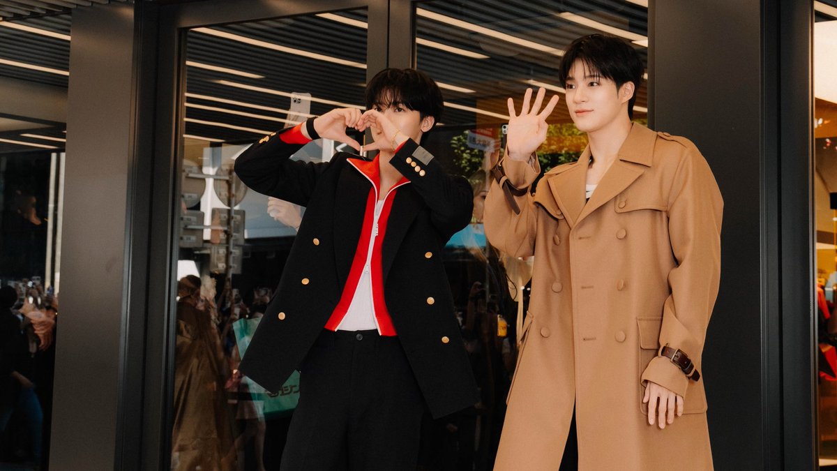 blueraly's tweet photo. เป็นการเป็นงานแล้ว เป็นแฟนกันด้วยมั้ยยย 🤪🤪🤪!! https://t.co/WF8mgcUthP