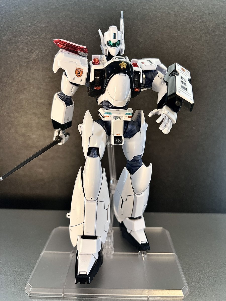 tomharak's tweet photo. 眼精疲労と肩凝りで毎日10分以内位でちまちま作り進めようやくRG #イングラムプラス 完成。コックピットのほとんど見えないパイロットの背中側まできちんと塗ったの宮大工の気分。  
#パトレイバー #パトレイバーEZY #PATLABOREZY #ガンプラ https://t.co/QiTIdoHEeW