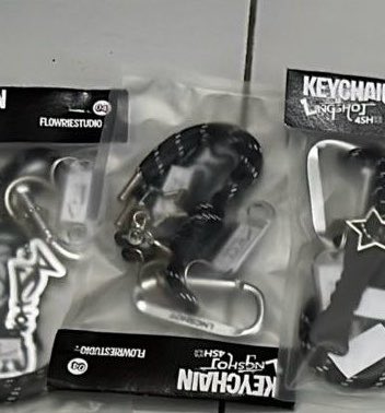 fairycollect's tweet photo. Lngshot devir satıs

@/hansw1a  gosundan devrediyorum trde 

keyring+şapka 405 tl ayrı satmıyorum 
Keyringde Ryul yazıyor!

@lngshotsatis @lngshottrade @bgsatistakass https://t.co/o2m0VceYGq