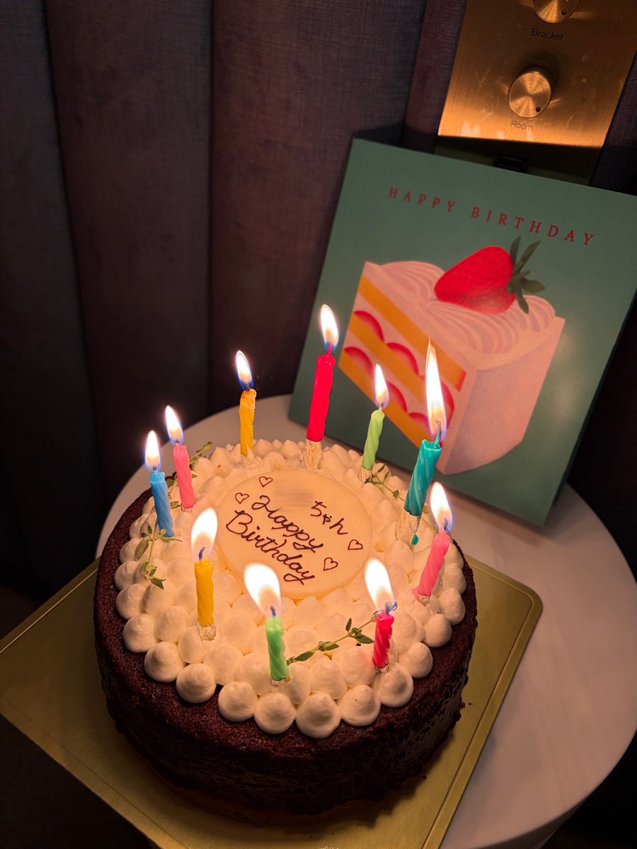 _suiminsleep's tweet photo. 平成ギリ二桁生まれ、28歳になった(昨日) https://t.co/9GKB0xtFBf