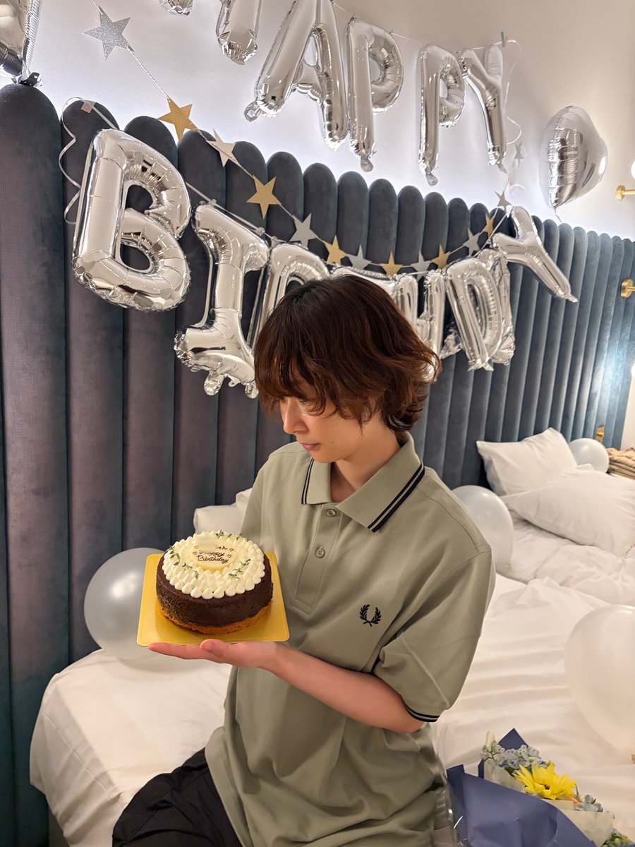 _suiminsleep's tweet photo. 平成ギリ二桁生まれ、28歳になった(昨日) https://t.co/9GKB0xtFBf