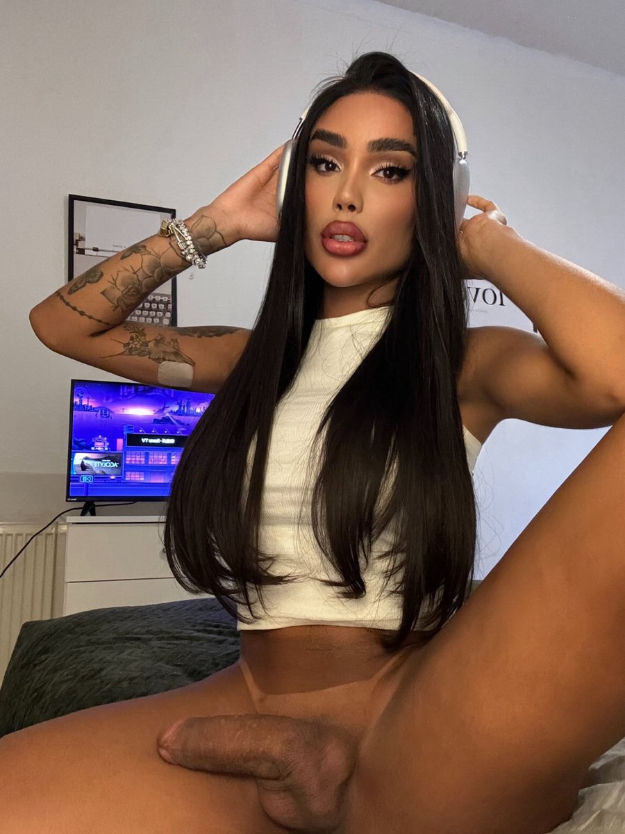 BTJournal's tweet photo. ✪Model: Bia Mello
@iambiancamello https://t.co/JwWdWQaBoD