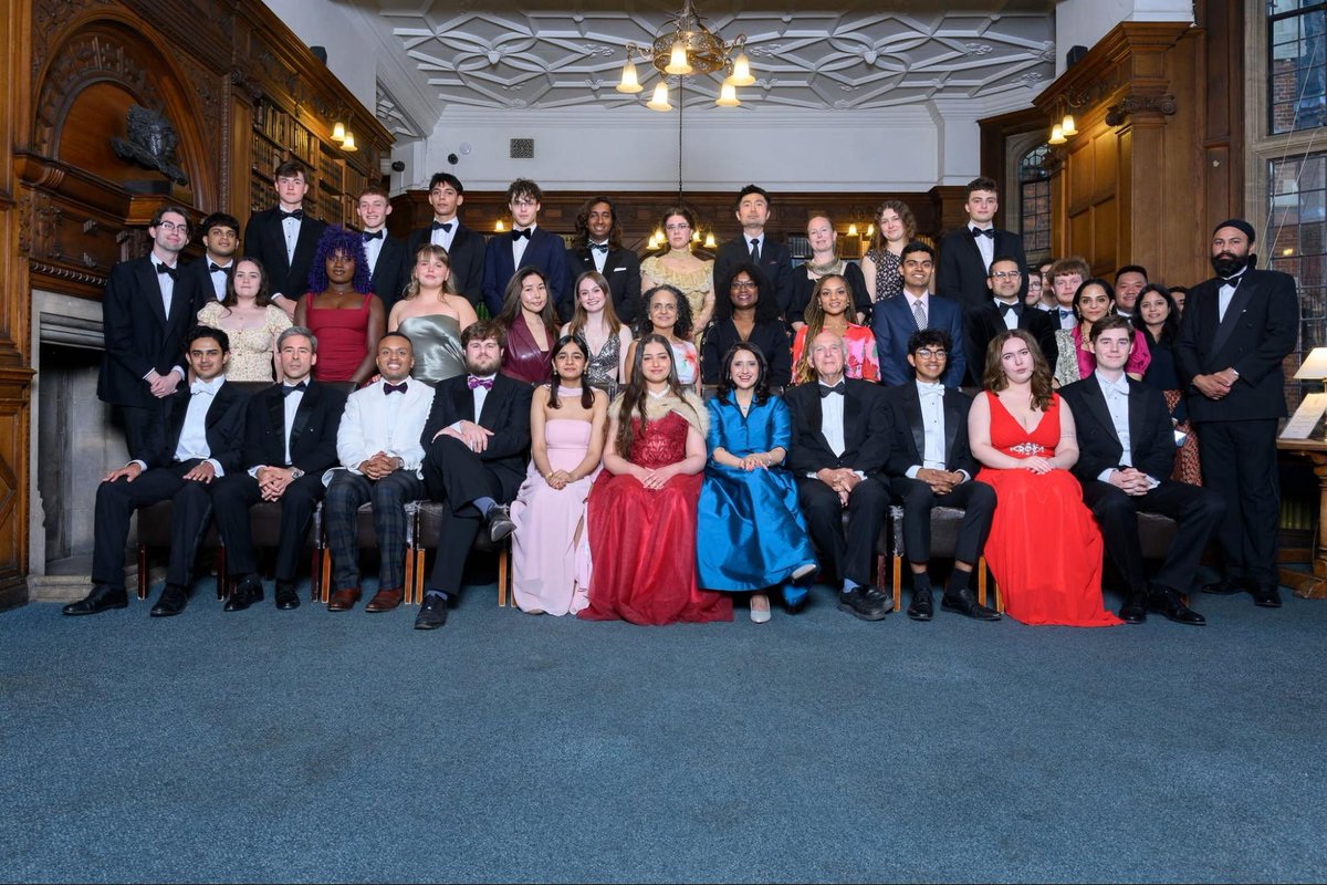 vincecable's tweet photo. In a speech at the @OxfordUnion, I set out a liberal argument for choice in citizenship. We are a diverse society, and people’s lives are often complicated. Our rules should be flexible enough to recognise that.

Watch the full speech below.

https://t.co/UOTBXWlURZ https://t.co/EezGydXT5l