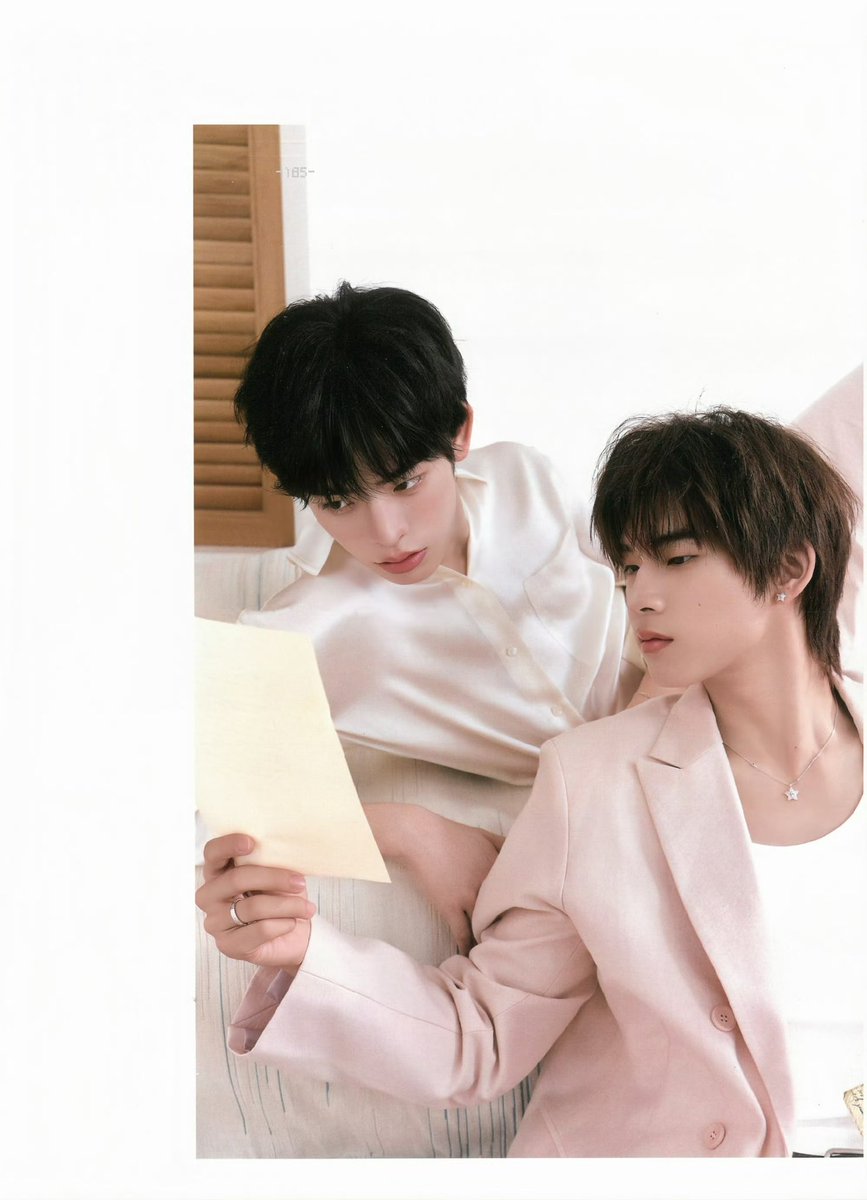 gurlnil's tweet photo. FROM Mingle Mag. -1-

( cr. 185-X ➡️ https://t.co/QD236pJeDI )
ขออนุญาตจขพ.ก่อนนำมารีอัพแล้วคับ🤟🏻
˚ʚ #twnpich #PorSuppakarn ɞ˚ 
#teeteepor #ตี๋ตี๋ป๋อ (🐶ྀི 🐻‍❄️ྀིྀི) https://t.co/R6GNcEpTz9