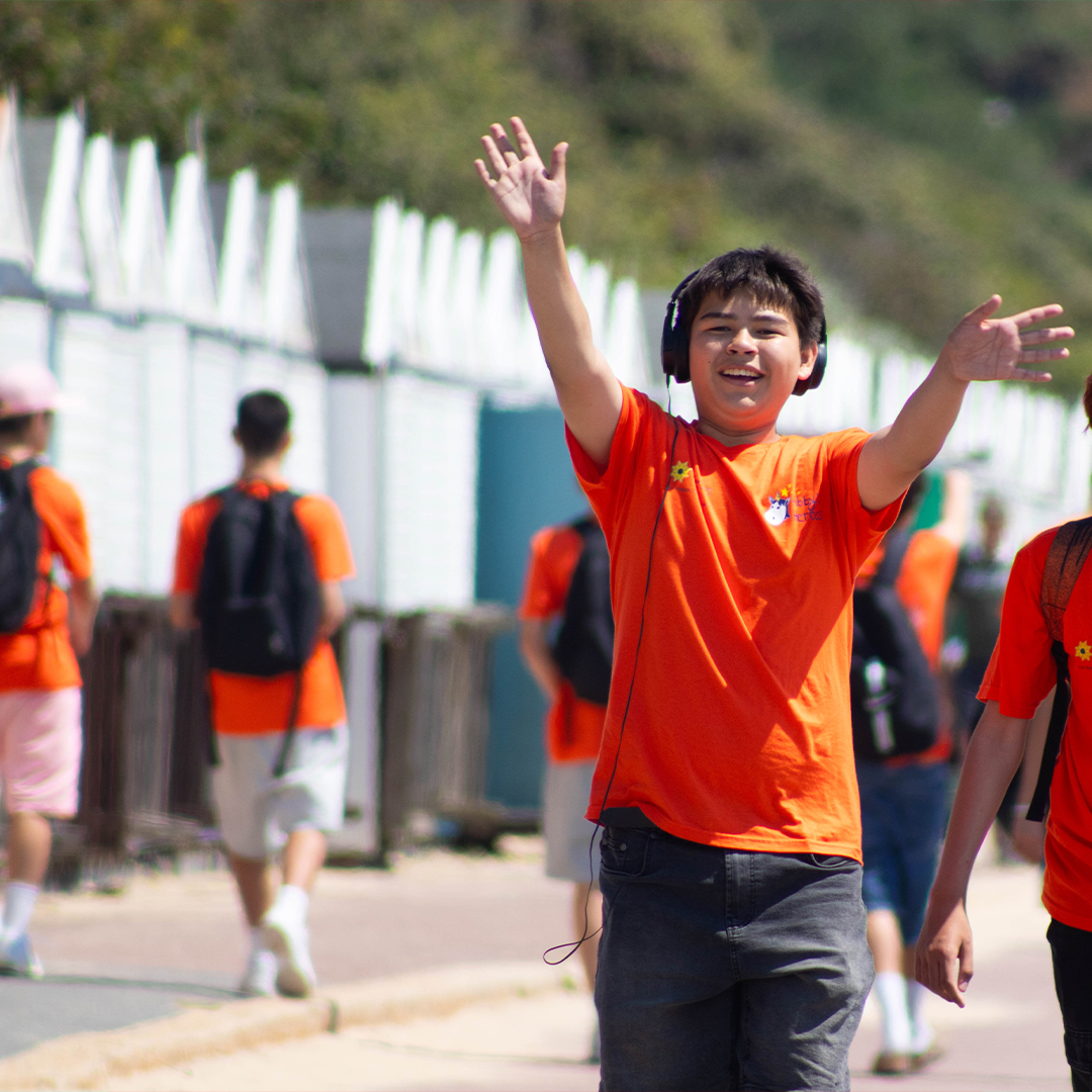 LytchettMinster's tweet photo. 👣 The sun shone brightly on Lytchett students as they completed the 9 kilometre Sandwalk—from Shore Road to Bournemouth Pier and back.  It was a very memorable day. It was lovely to see the students so happy as they walked along the prom in their bright orange Sandwalk t-shirts. https://t.co/84pVEZ95Mz