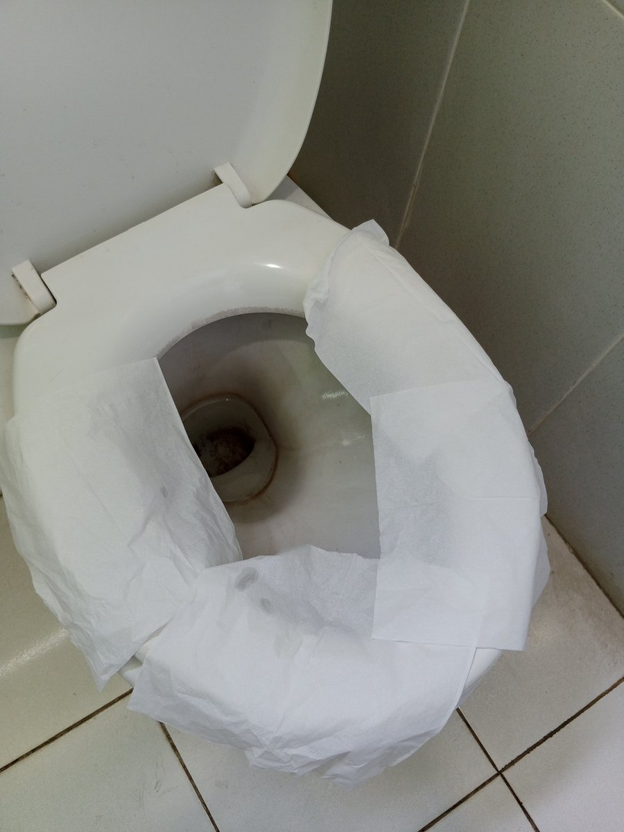 douyin_beee's tweet photo. Bagi yang gak tahu ini namanya ritual prakarya sebelum berak https://t.co/6SZfd1mgPd