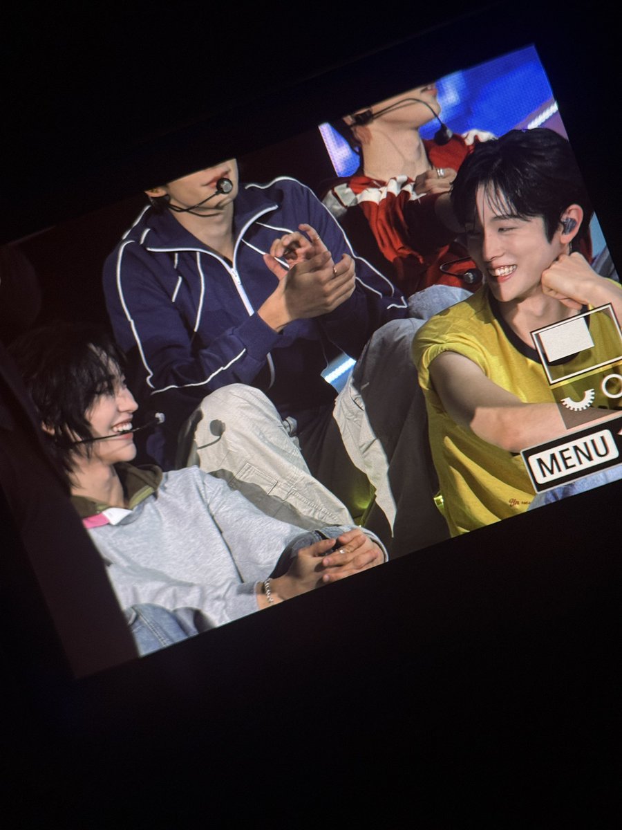 lilkitchuuq's tweet photo. อะไรรรรรร ยิ้มอะไรกันนนนน ขอรู้ด้วยคนนนนนนน 😭😭😭😭😭😭😭😭😭😭😭😭 https://t.co/2qF5ecbrGG