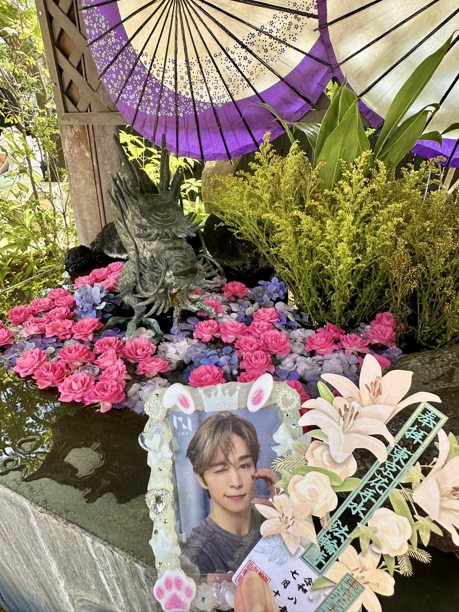 yukitoe3's tweet photo. 今日は花手水が素敵な法輪寺に行ってきました☺️
７月の切り絵御朱印は百合🤍
暑かったけど行って良かった💓 https://t.co/uvvtJpE7xj