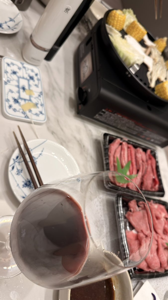 YuTo6Gt's tweet photo. 17時退勤、即テニスからの焼肉
今週もお疲れ https://t.co/97hVAaMSDp