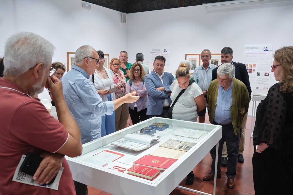 FGPecesBarba's tweet photo. 1/4 🏛️Inauguramos en el Campus Internacional de la @ULL  la exposición ‘Legado-Archivo. Gregorio Peces-Barba. La voz de la democracia y los DDHH’. Una muestra en el Espacio Cultural @CajaCanarias que recupera la inmensa trayectoria política e intelectual de nuestro fundador. https://t.co/7m5rIXKroY