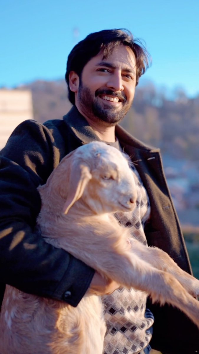 DTsEmpire01's tweet photo. Look at my Sayhaan boyy, he's
such a cutie...😘🤌💝
The cutest, most precious smile of his and his peak male beauty.☺️❤️‍🔥

#DanishTaimoor || #Humrahi https://t.co/iNPQ0MTzjq