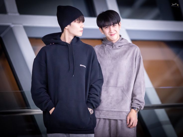 ladyheronstairs's tweet photo. 🤏 https://t.co/oCN1CqzvWz