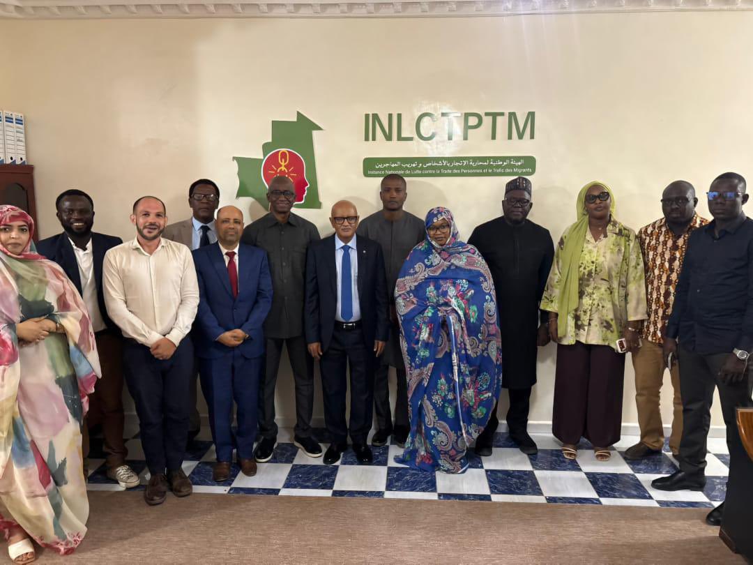 UNODC_WCAfrica's tweet photo. 📍🇲🇷
📢 Opérationnalisation du Mémorandum d’entente 🇲🇷🤝🇸🇳 sur la lutte contre la traite des personnes &amp; le trafic illicite de migrants. 
➡️Échanges &amp; visites institutionnelles réalisés dans le cadre du projet #PROMIS, mis en œuvre avec @ONU_Droits_BRAO financé par @NLinSenegal https://t.co/rETb0qDRTA