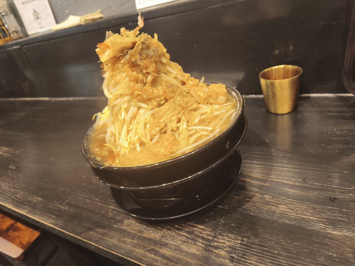 kinta0419's tweet photo. 麺300全マシマシ余裕でした！対あり！ https://t.co/NWNrEXDYk3