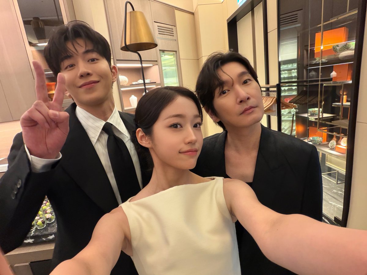 memories328's tweet photo. 동궁즈💕💕 https://t.co/iDG0RWqYC2