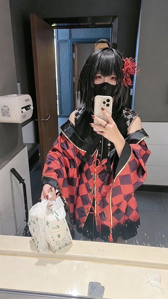 sanwu1219's tweet photo. 好久没有出去玩了，散散心！ #cos https://t.co/io5VU9tIoG