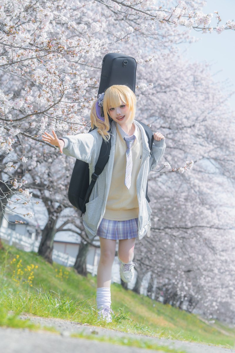 ayumu_3a's tweet photo. 【ぶいすぽっ！】cosplay

🌸春の陽気の中で♪
胡桃のあ

なつさん@VERYVERY_HOT https://t.co/7MjnwEwAbw