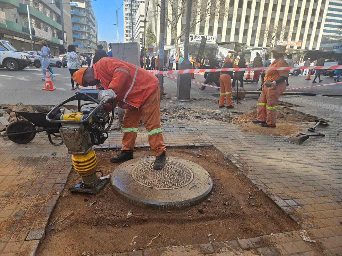 MyJRA's tweet photo. Inner-city road maintenance and infrastructure repairs are underway on various streets in Hillbrow, Marshalltown, and New Doornfontein. @CityofJoburgZA @RegionF_Joburg https://t.co/Amseu0xt5o
