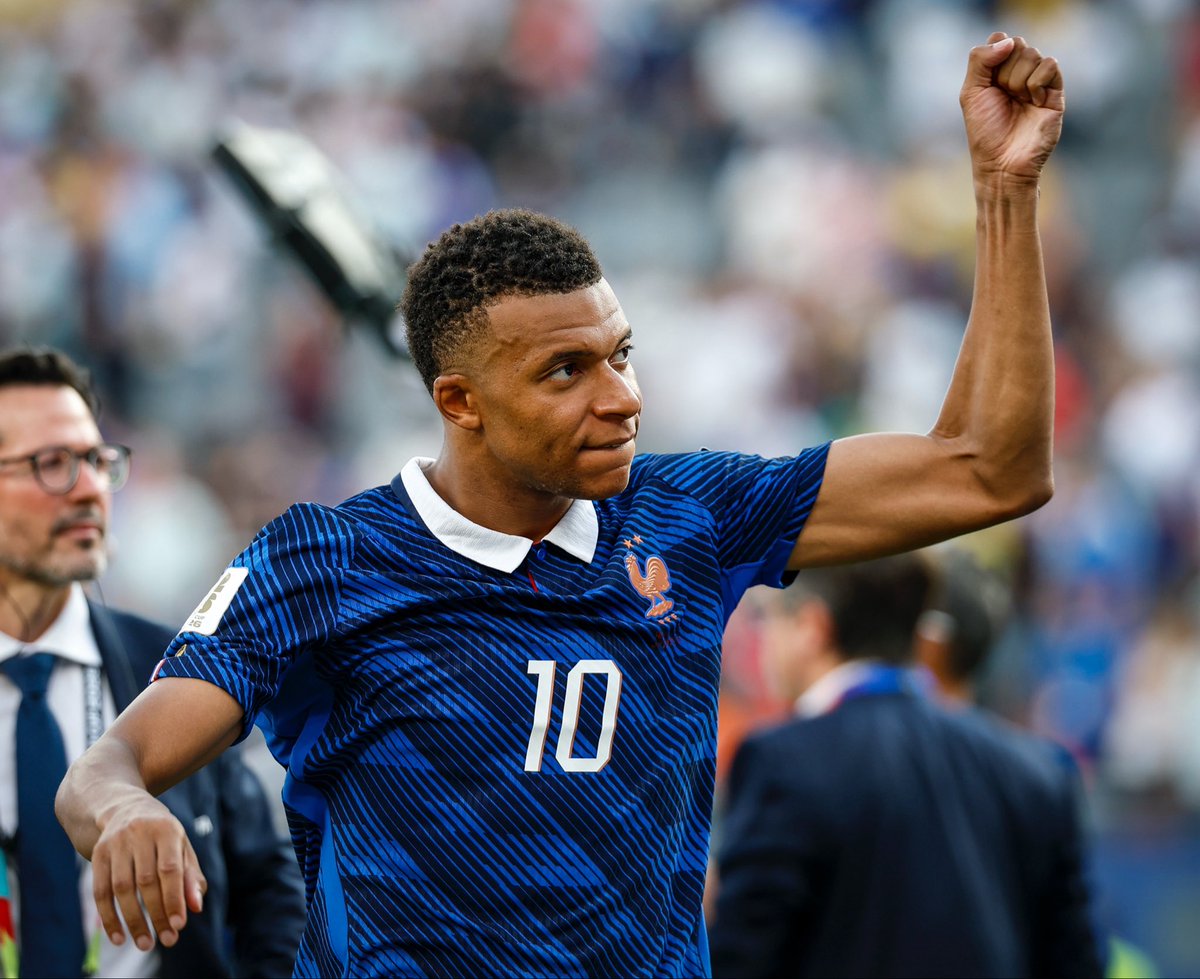 ActuFoot_'s tweet photo. 🚨 AVEC 17 SUCCÈS EN 20 MATCHES, SOIT UN TAUX DE VICTOIRES DE 85%…

KYLIAN MBAPPÉ 🇫🇷 A LE MEILLEUR POURCENTAGE DE TOUT JOUEUR AYANT DISPUTÉ AU MOINS 15 MATCHES DE COUPE DU MONDE !!! 🤯🌍

📊 @OptaJoe https://t.co/hieQnanLYX
