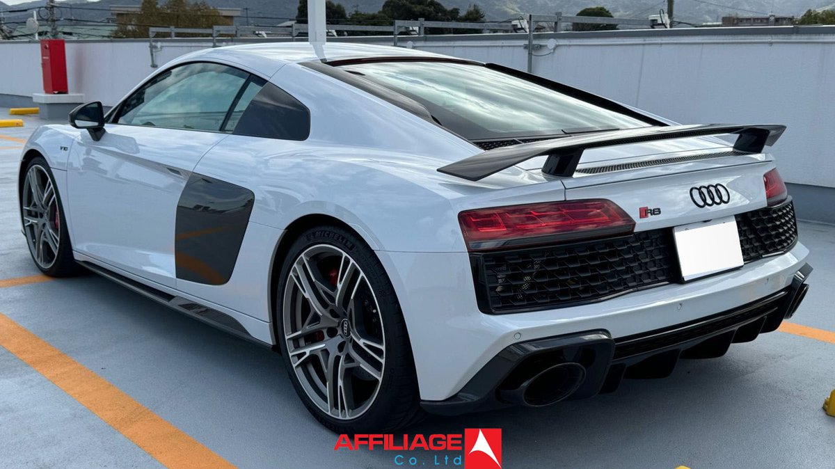 affiliage_ltd's tweet photo. 2022 AUDI R8 Coupe V10 Performance 5.2FSI Quattro

USD. 284,046 TOTAL LANDING COST MOMBASA (incl taxes &amp; reg)

Always garaged, no circuit driving 

5.2l NA V10 petrol, Odo 5,000KMs, Bang &amp; Olufsen sound, Sport tuned suspension, Heated &amp; powered front seats, Carbon ceramic brakes https://t.co/A5xCyrztVr