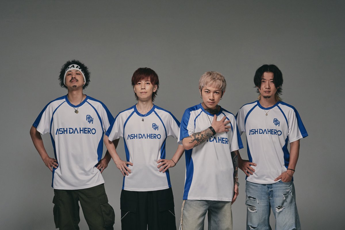 ashdahero's tweet photo. 【⚽️OFFICIAL NEW GOODS 予約通販スタート⚽️】

ADH結成5周年を記念したスペシャルサッカーウェア本日20:00より予約販売スタート🔥

前作サッカーウエアのアウェイ版として白ボディとなっております⚽️

5th Anniversary Special Wear
ADH 5th サッカーユニフォーム［アウェイ］
※7月下旬以降 順次発送予定

▼商品詳細・ご注文はこちら！
https://t.co/LAAzmtApd5

#ADH5周年
#ASHDAHERO #ADH