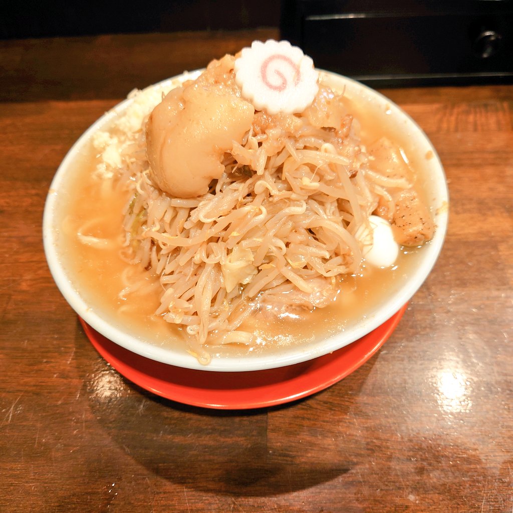 arukuz's tweet photo. 自家製麺NO11ASAKUSA🍥に
行ってきた
6日［麺普通・ニンニク・野菜・脂］
8日［麺普通・野菜］
6日はお寿司🍣を
食べて来られましたか？と聞かれ
食べてませんと返答した🍜
先月の寿司後の麺🍜が
衝撃的だったに違いない… https://t.co/IkSLHd5EoC